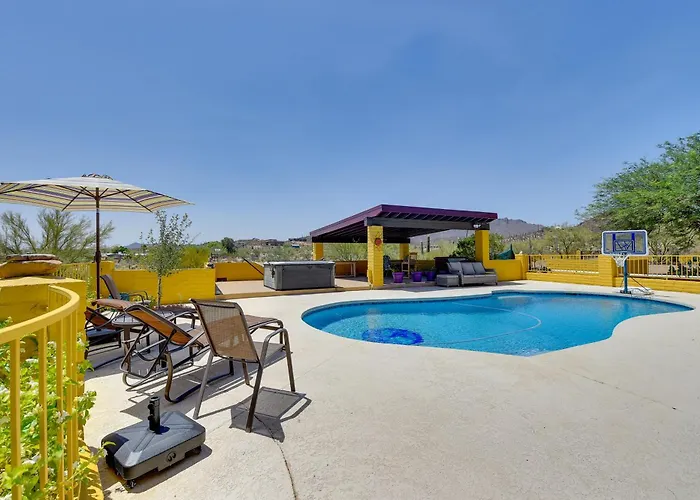Holiday home Experience Staying In Geodome, Pool, Hot Tub, Bbq *